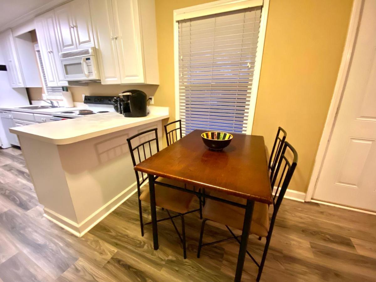 Trendy 2Bed 2 Bath Villa In The Village With King Bed Raleigh Exterior foto
